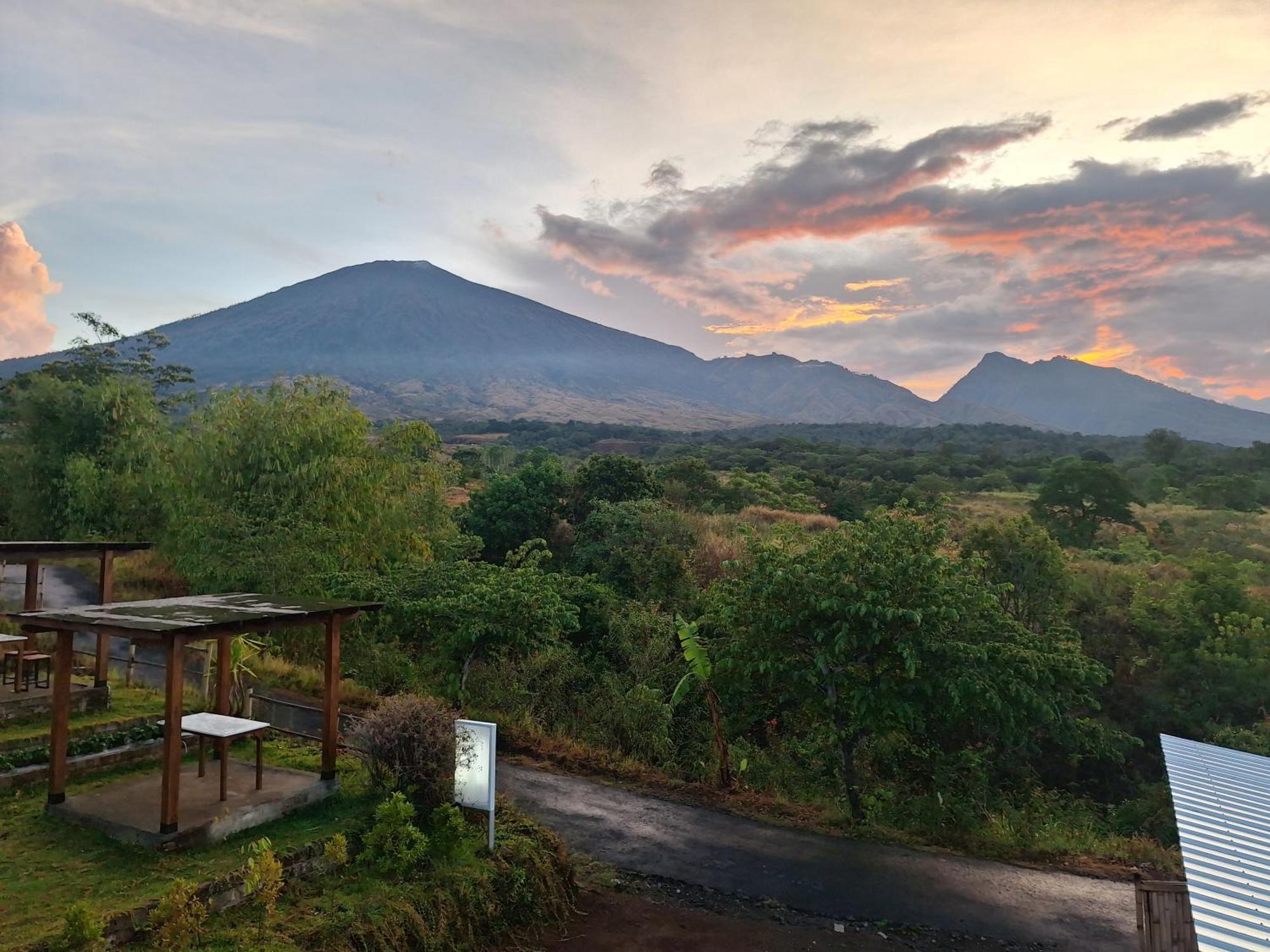 Family Rinjani Bungalow Sajang Exteriör bild